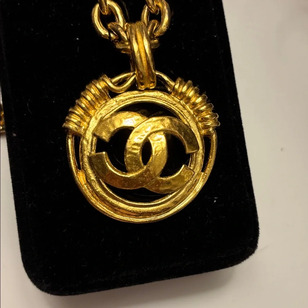 24K Gold plated CHANEL Pendant Necklace